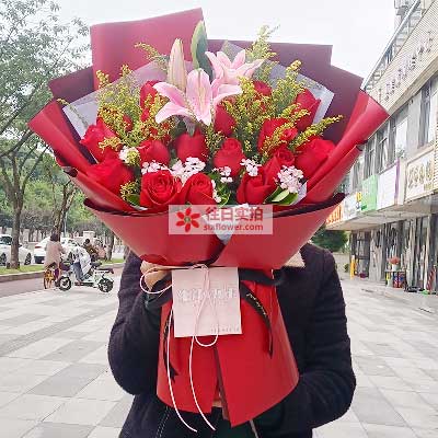 衢州19朵红玫瑰百合，与你幸福前行