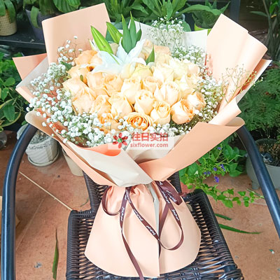 衢州33朵香槟玫瑰百合，心里永远是你